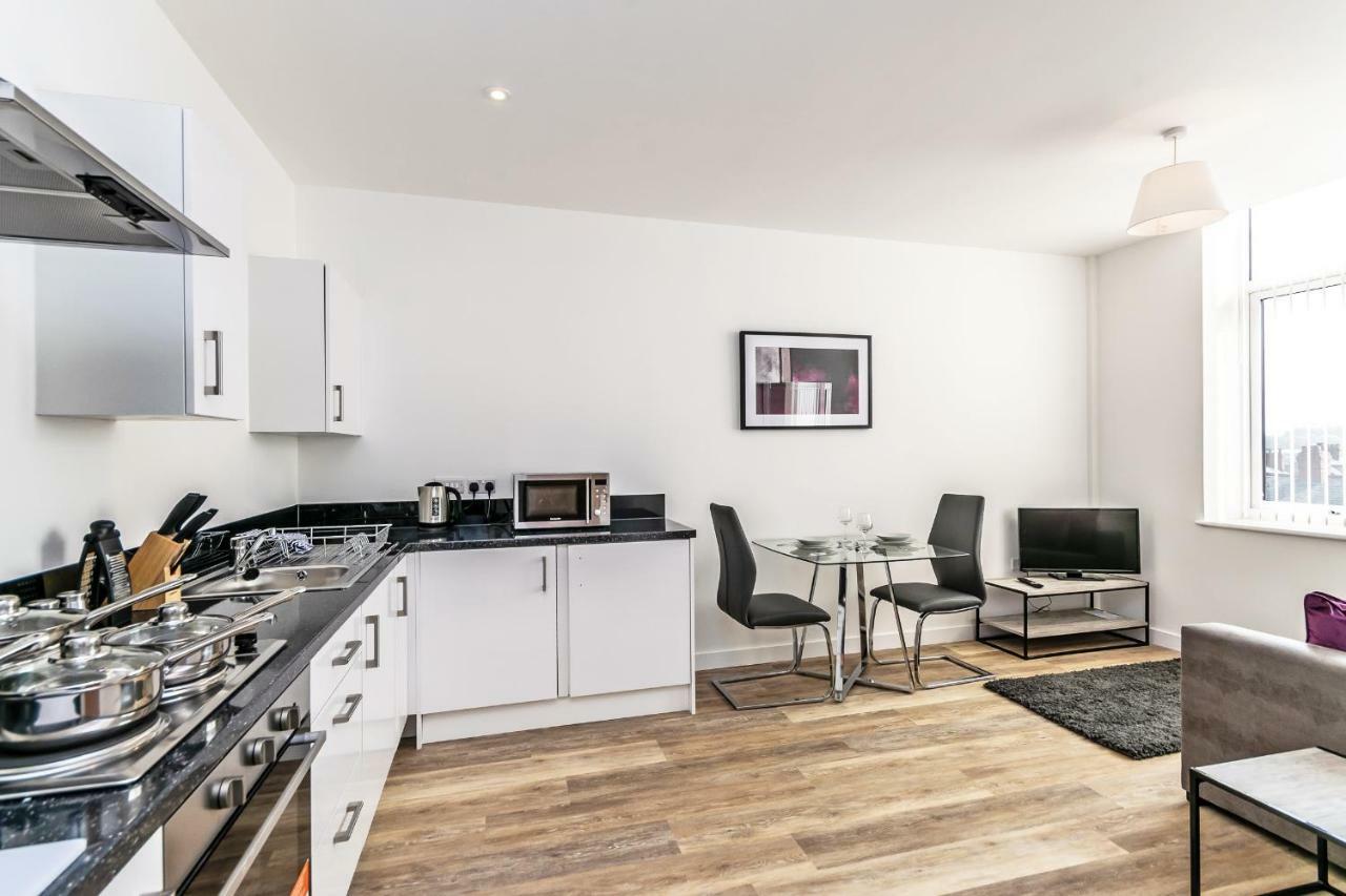City Suites Chester Esterno foto