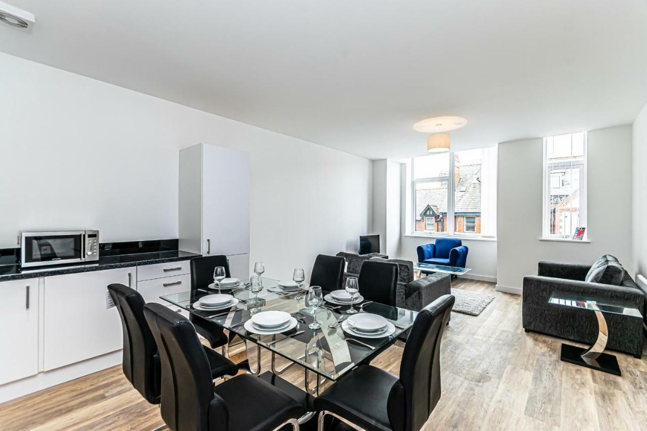 City Suites Chester Esterno foto