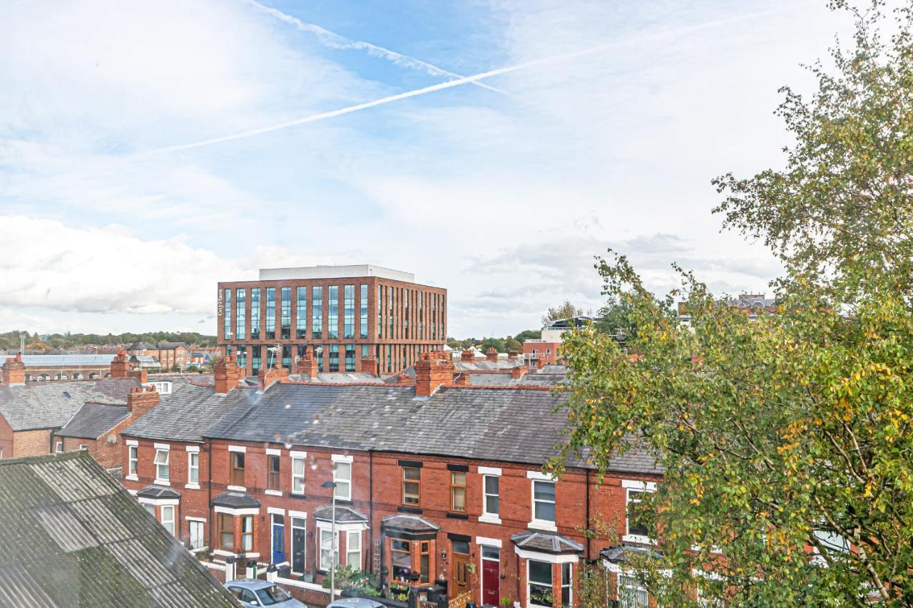 City Suites Chester Esterno foto
