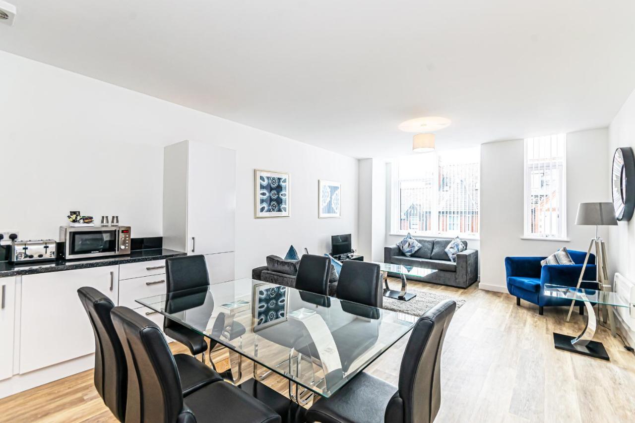 City Suites Chester Esterno foto