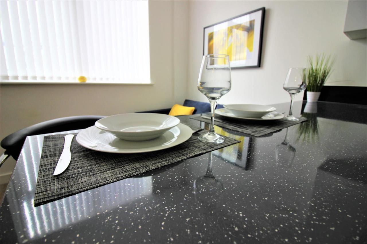 City Suites Chester Esterno foto